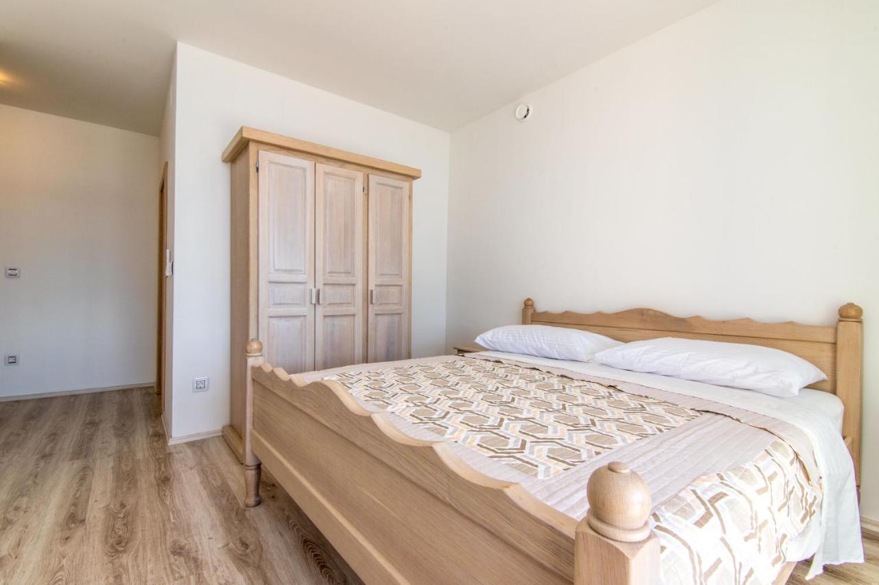 Marija Ii Biograd Na Moru